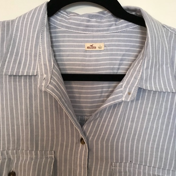 Hollister Button-Up - Picture 2 of 3